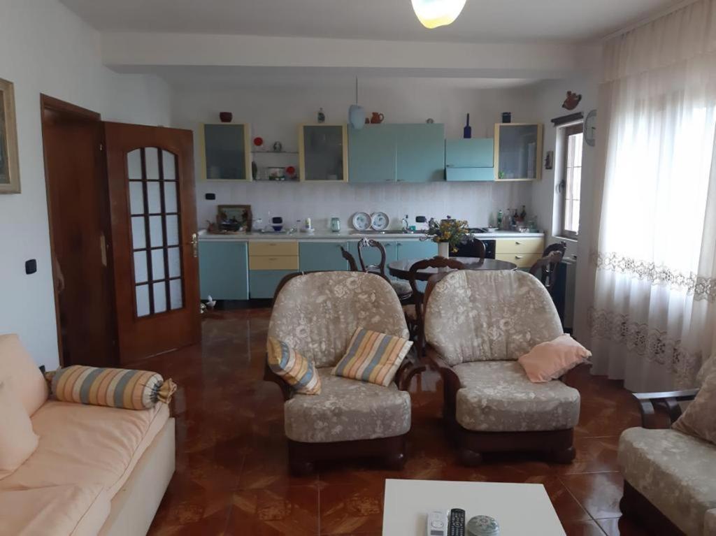 Guesthouse Villa Rosa Berat Szoba fotó