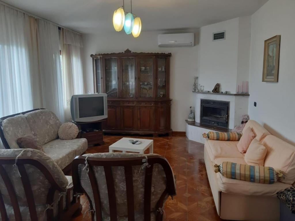 Guesthouse Villa Rosa Berat Szoba fotó